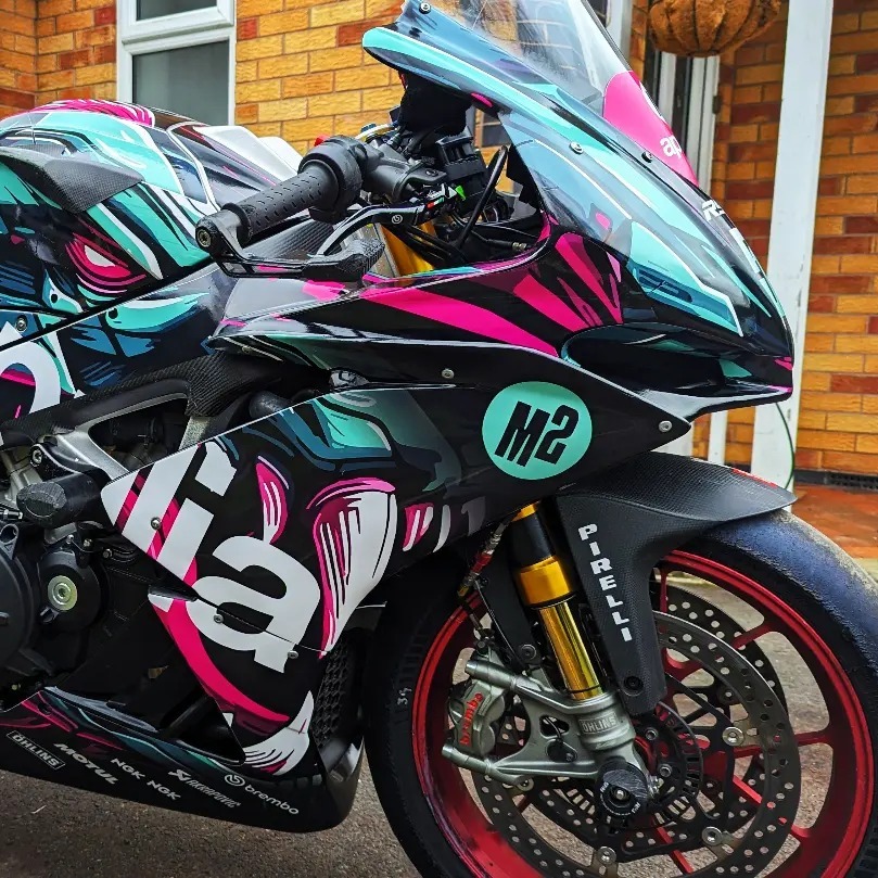 Michael's Aprilia RSV4 dragon design